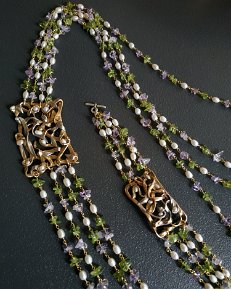 ARABESQUE - Preziosi intrecci di bronzo e gemme preziose
